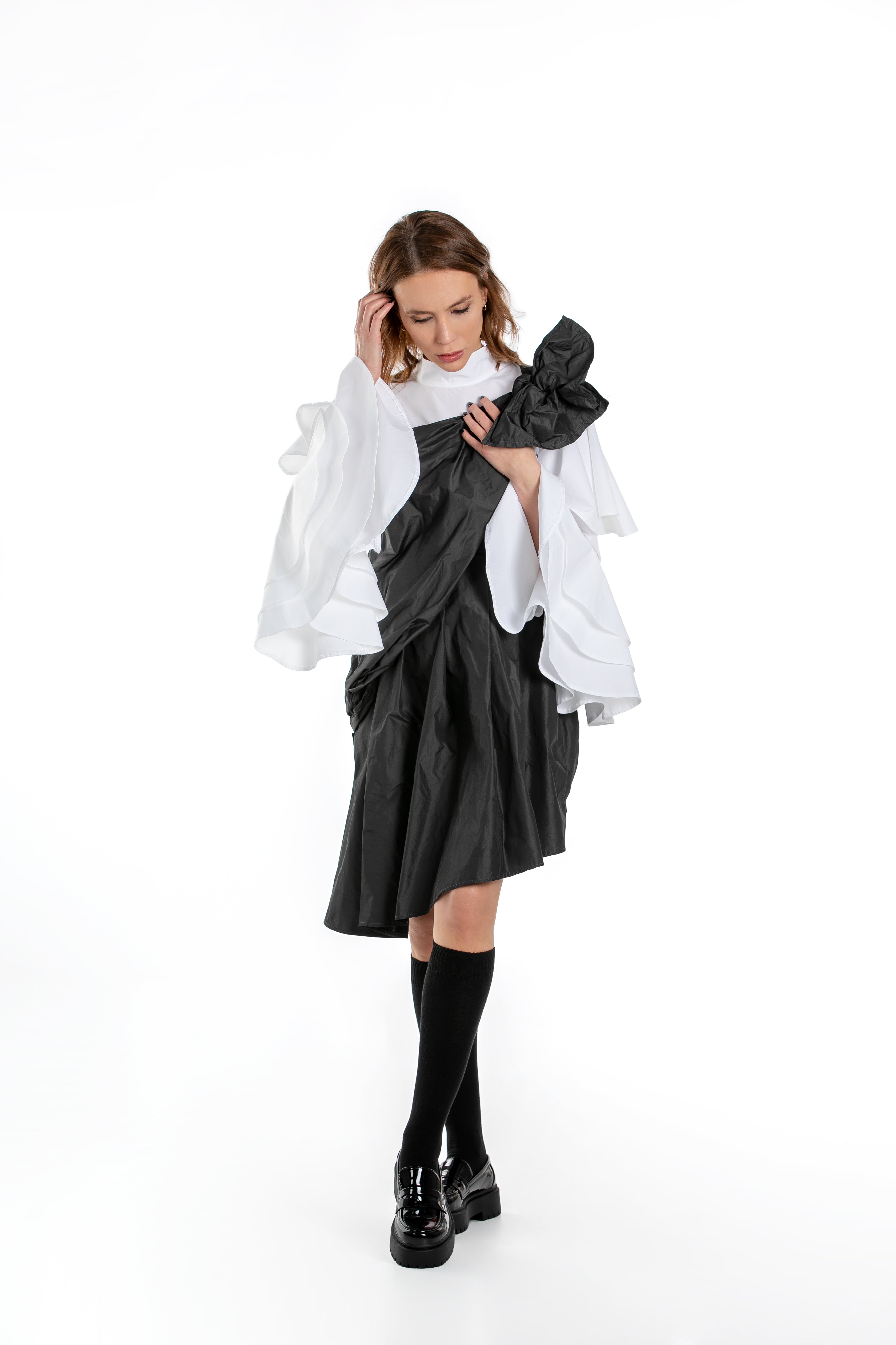 Black Taffeta Skirt With Wide Suspender
