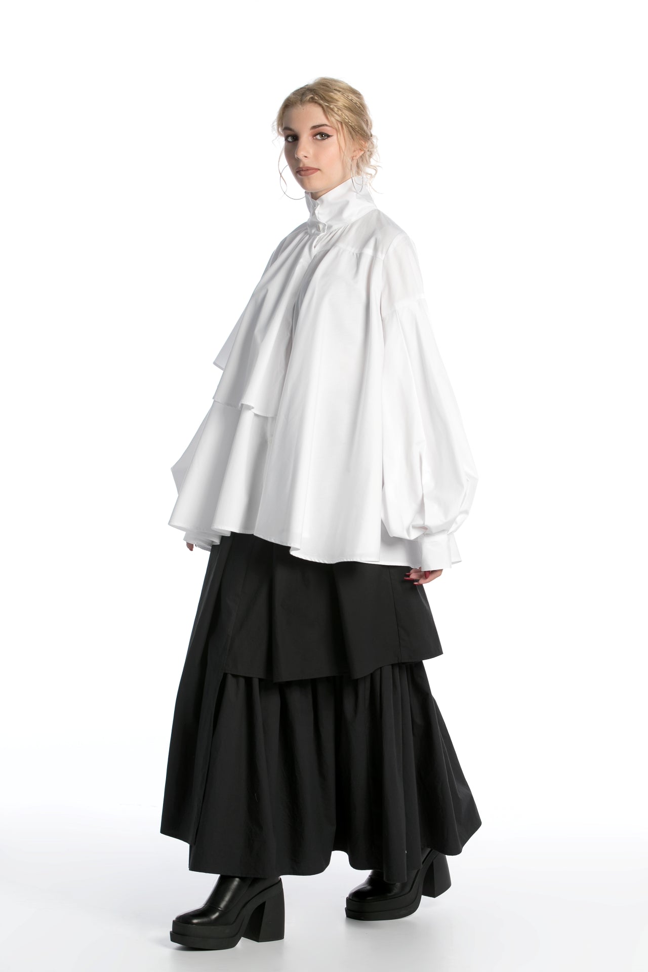 White Renaissance Shirt With Jabot And Puff Sleeves