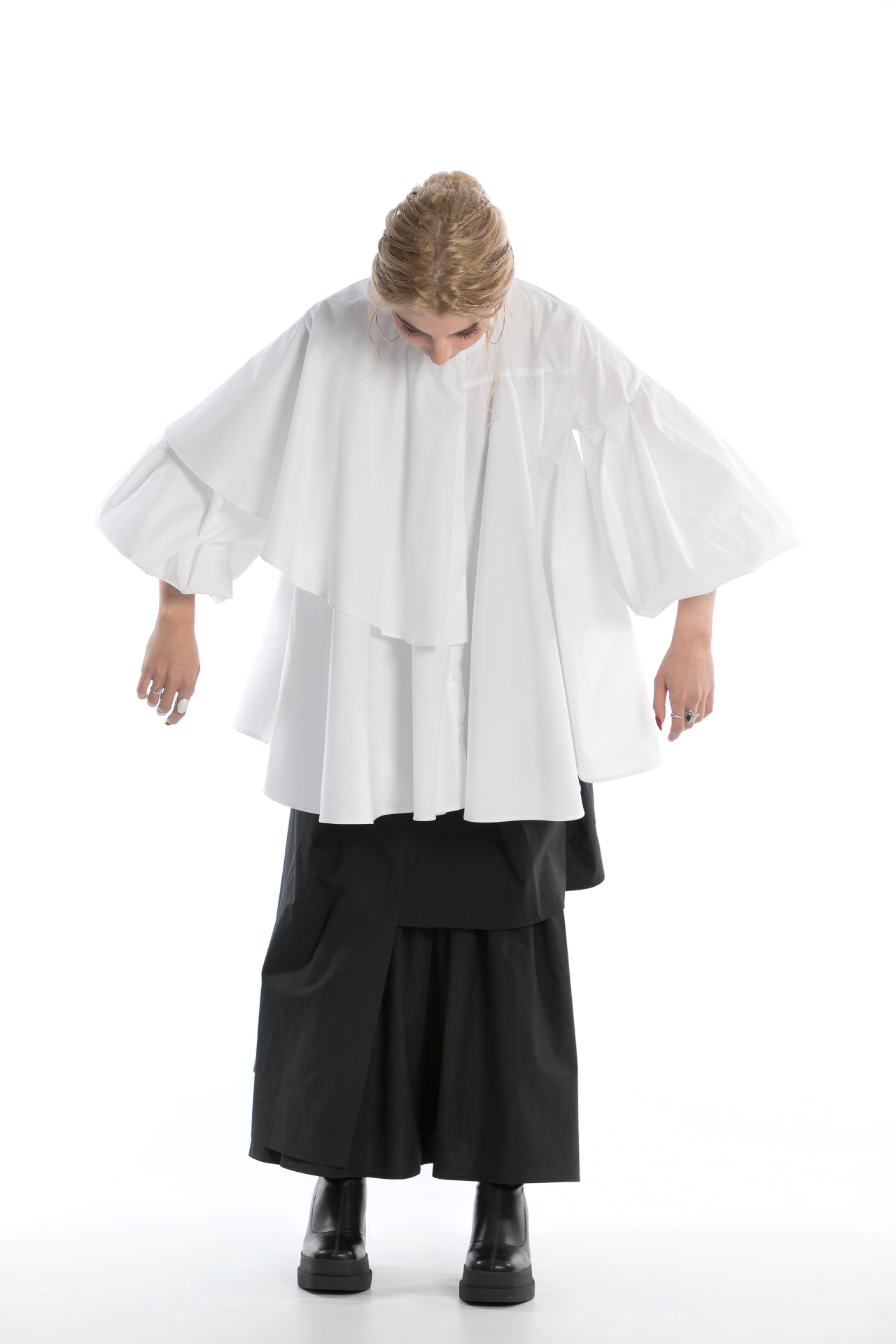 White Renaissance Shirt With Jabot And Puff Sleeves