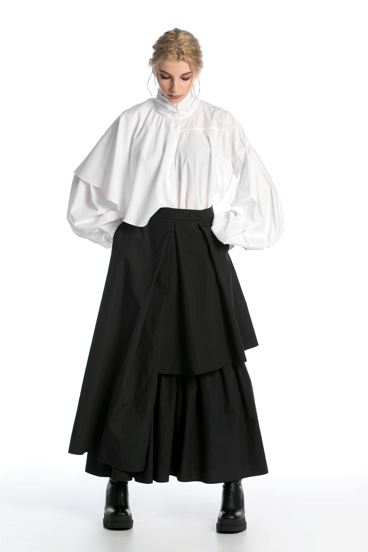 White Renaissance Shirt With Jabot And Puff Sleeves