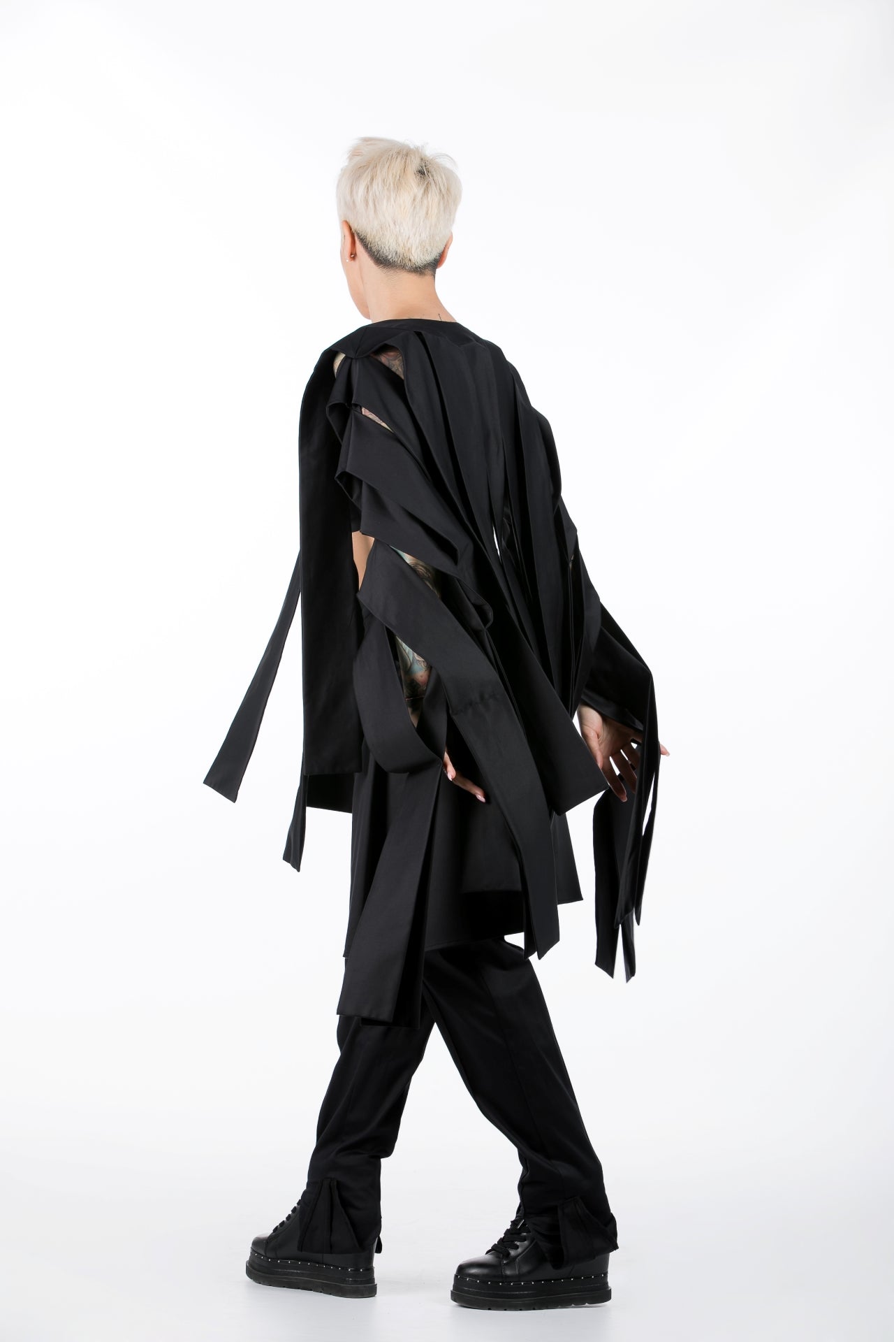 Ribbons Top In Black