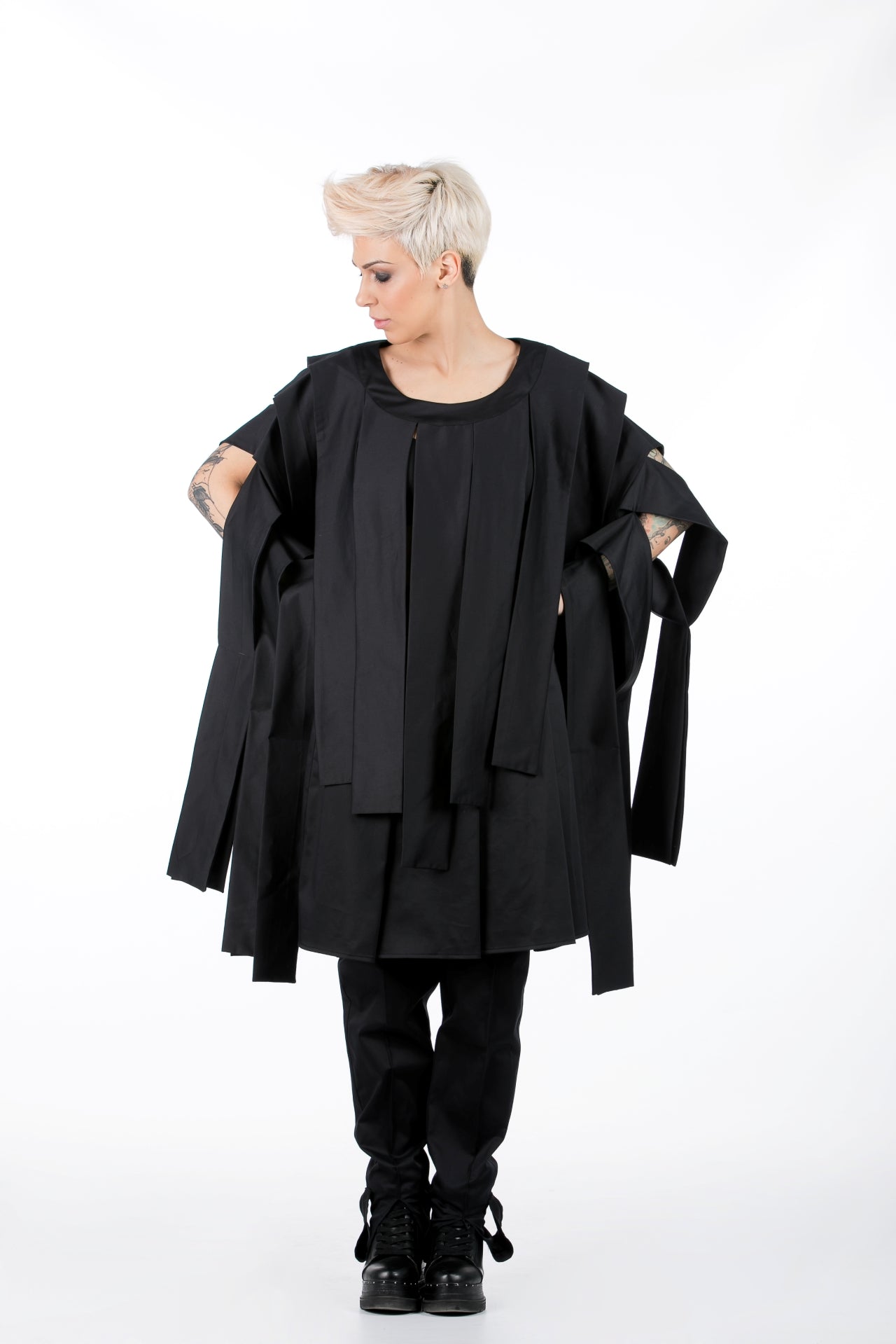 Ribbons Top In Black