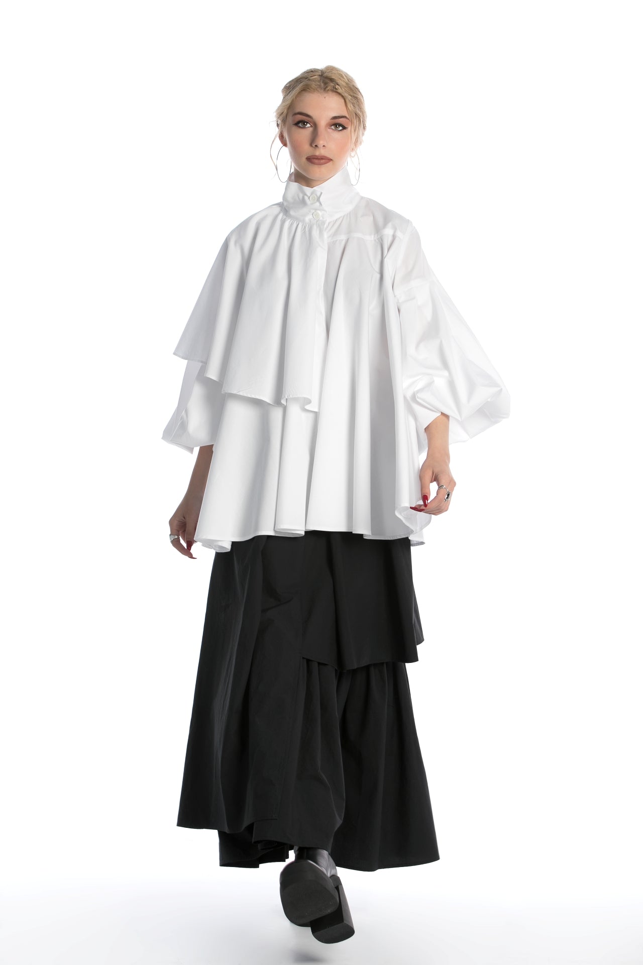 White Renaissance Shirt With Jabot And Puff Sleeves